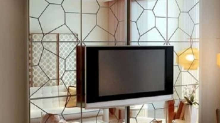 Backdrop TV Dengan Cermin