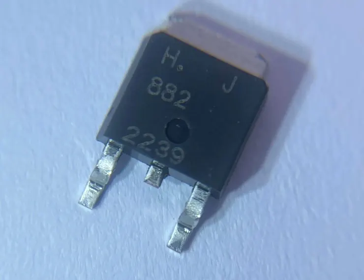 Persamaan Transistor H882